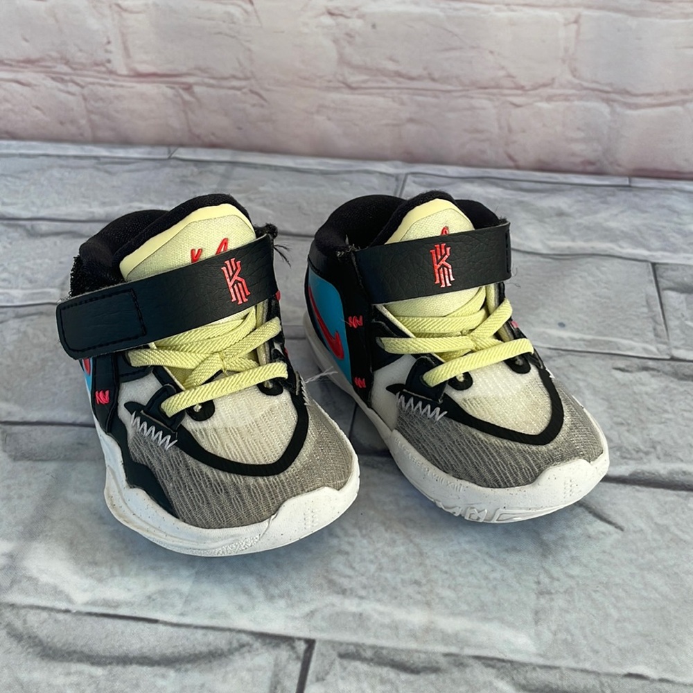 Nike kyrie Infinity baby sneakers size 4C